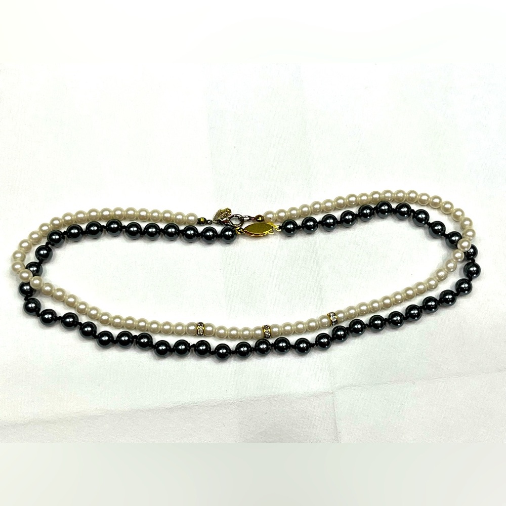 Faux pearl necklace pair